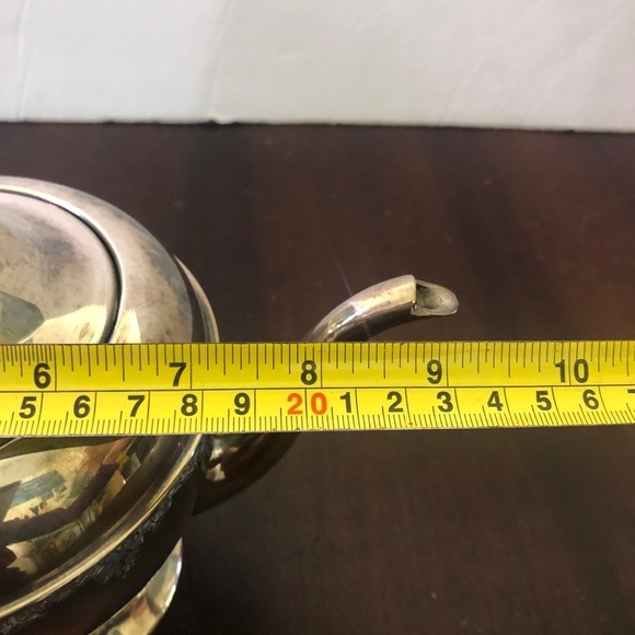 Vintage Silver Teapot. W M Rogers . - Picture 5 of 6
